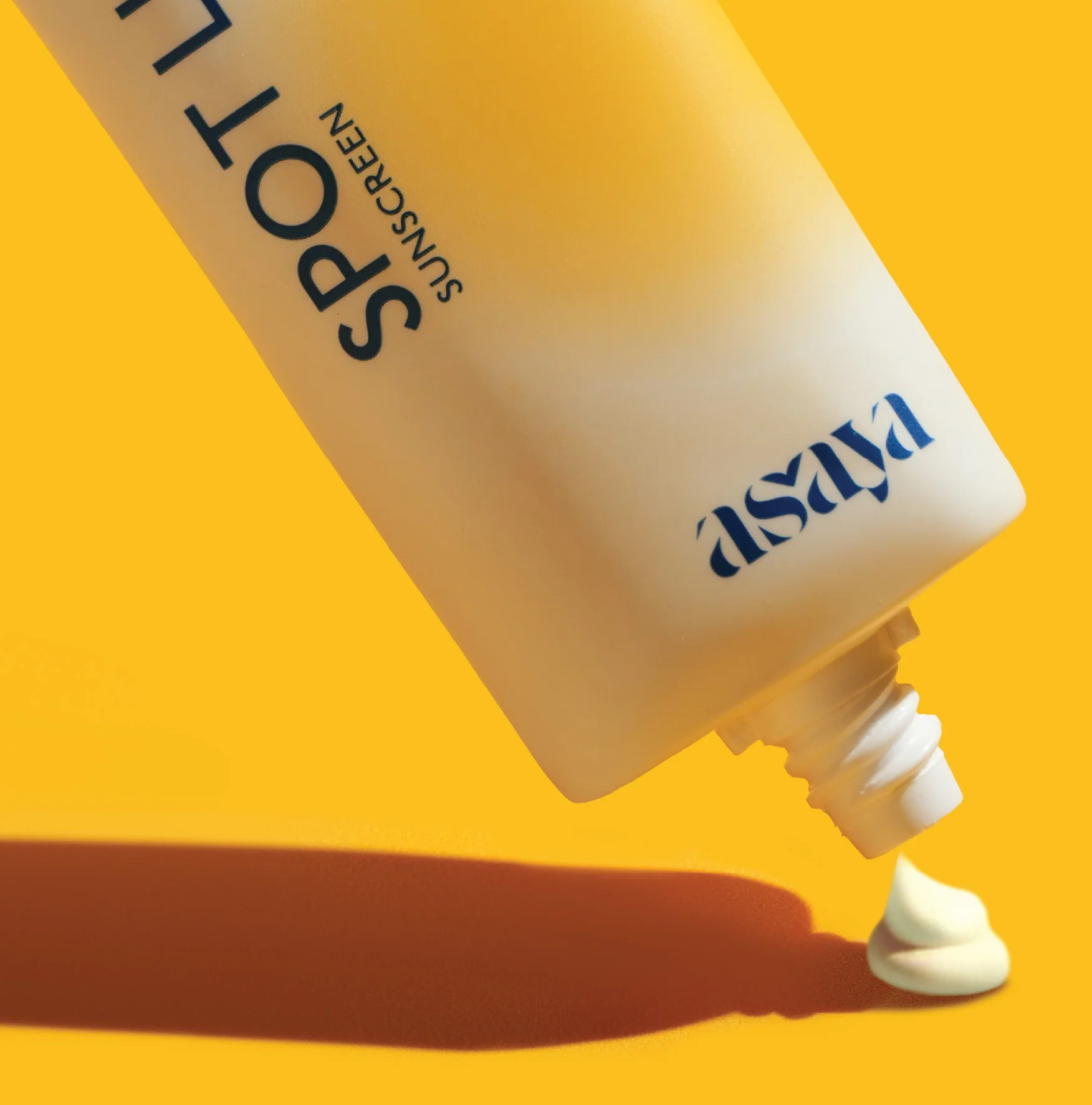 Spot Light Sunscreen SPF 50 PA++++ for Dark Spots & Hyperpigmentation Pack of 2 - Image 4